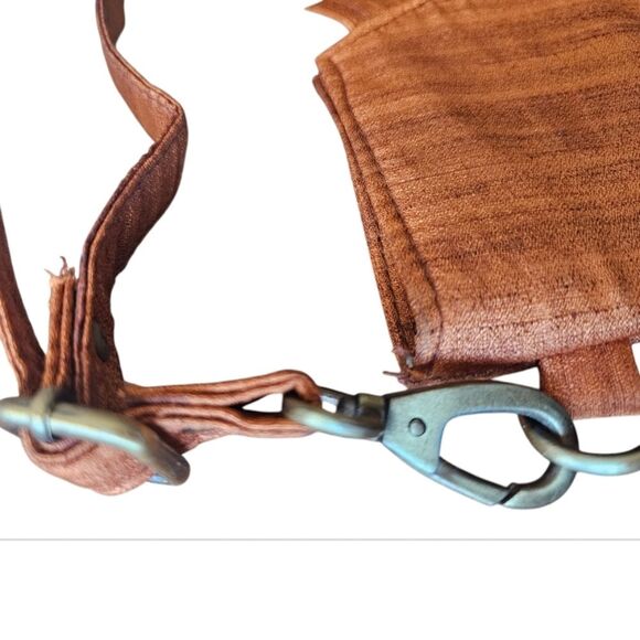 Stylish Modern Shoulder Bag With Wooden Handle NWOT Cloth Lightweight - Picture 11 of 15